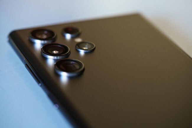 Πως βγάζω την μπαταρία από Samsung